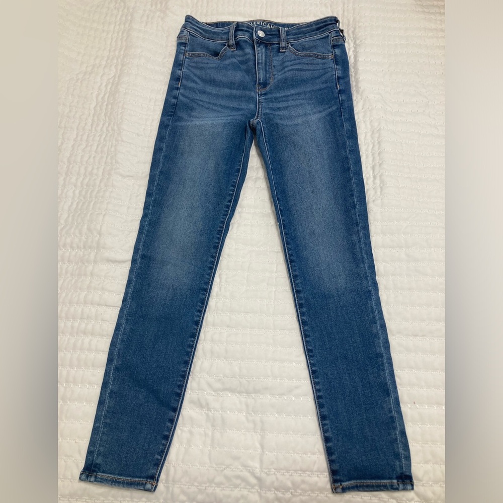 American Eagle Women’s 4 short jeans